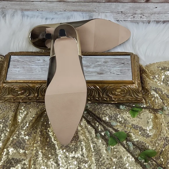 NWOT, Annie, Tri-color gold shoes size 7M - Picture 7 of 11